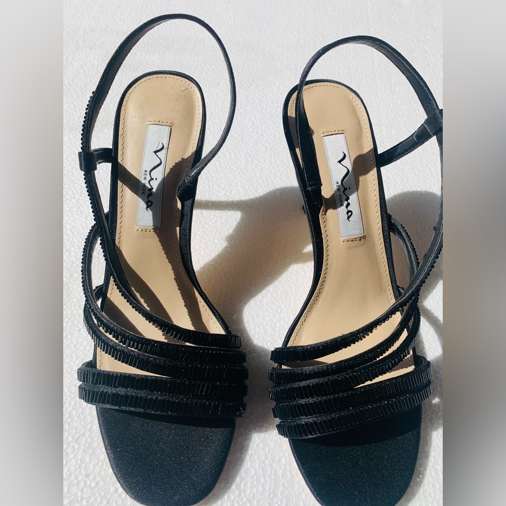 Nina New York Black Slip On Size 6 1/2 Open Toe Sandal Beaded Crystal straps